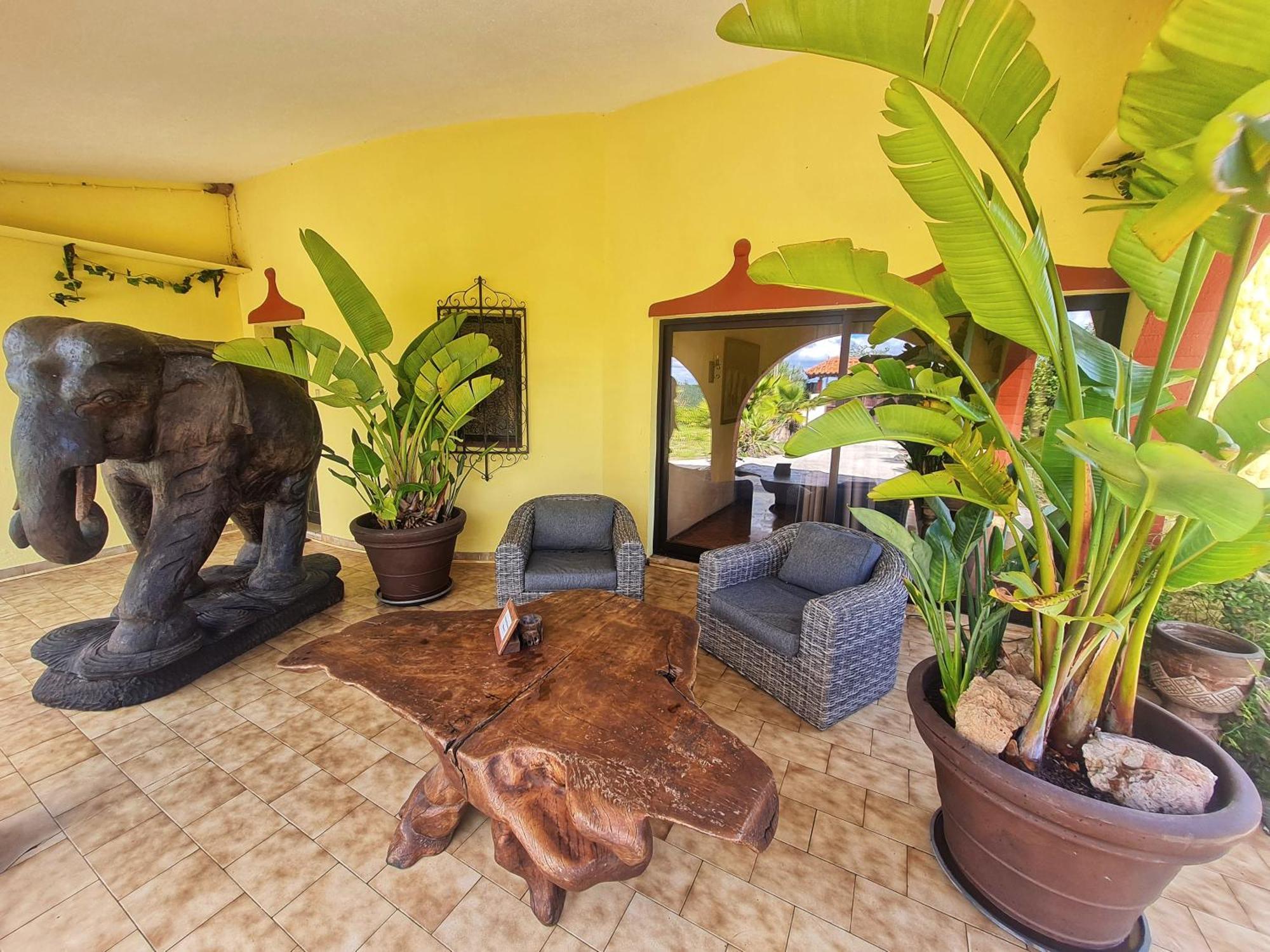 Villa Paraiso - Naturism Optional Adults Only Porches  Bilik gambar