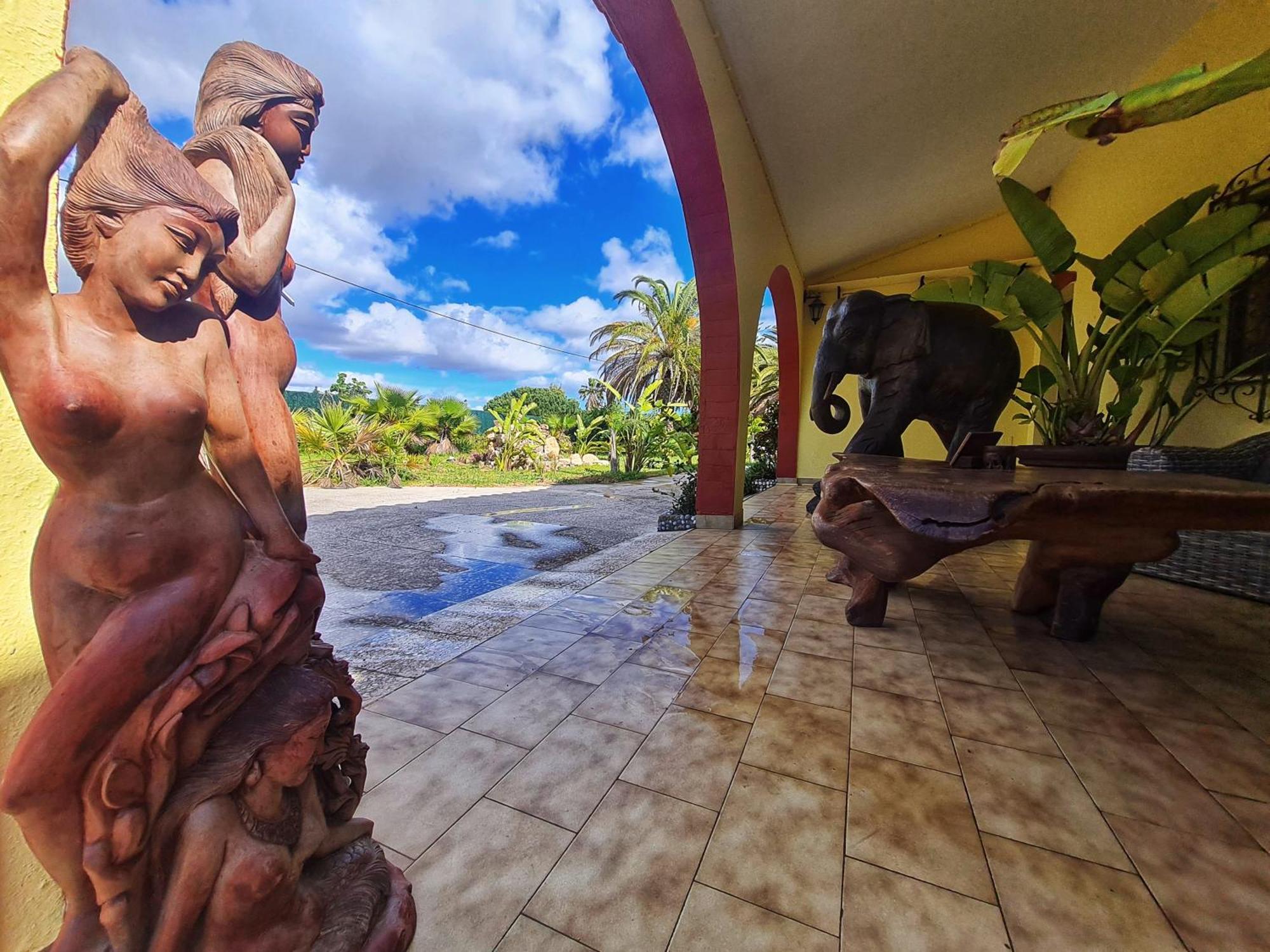 Villa Paraiso - Naturism Optional Adults Only Porches  Bilik gambar