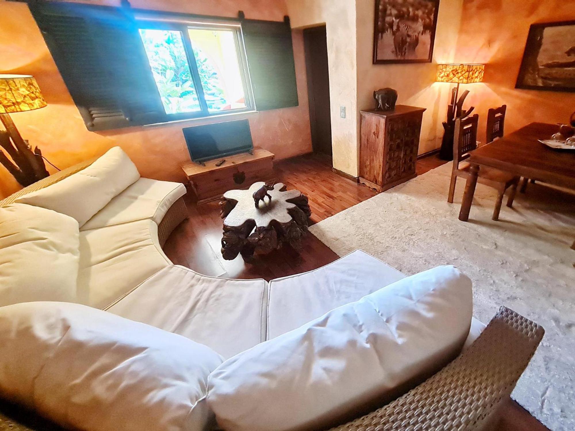 Villa Paraiso - Naturism Optional Adults Only Porches  Bilik gambar